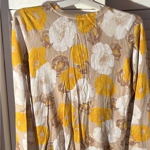 Women’s sweater bottom down front charter club size large